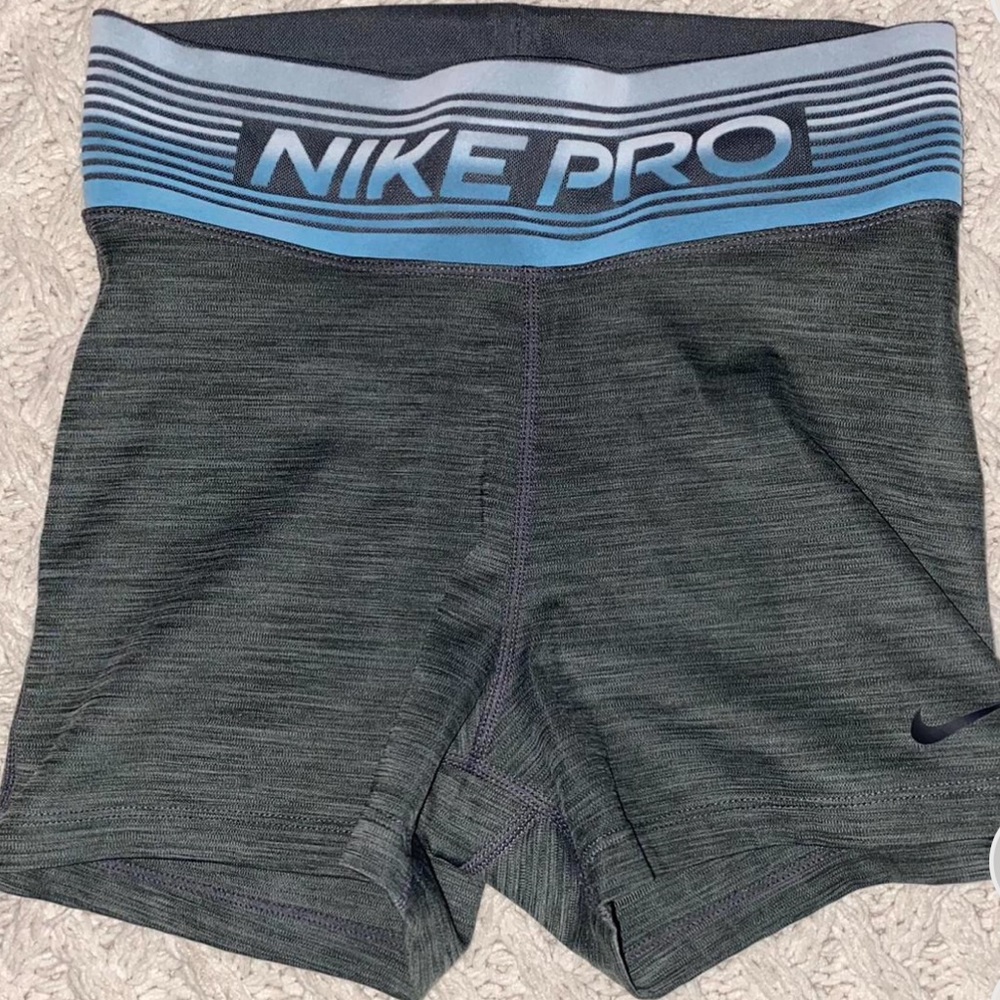 Discontinued Nike pros / Unique waistband